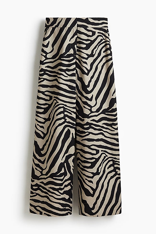 Pantalón con estampado de cebra de H&M (22,99 euros)