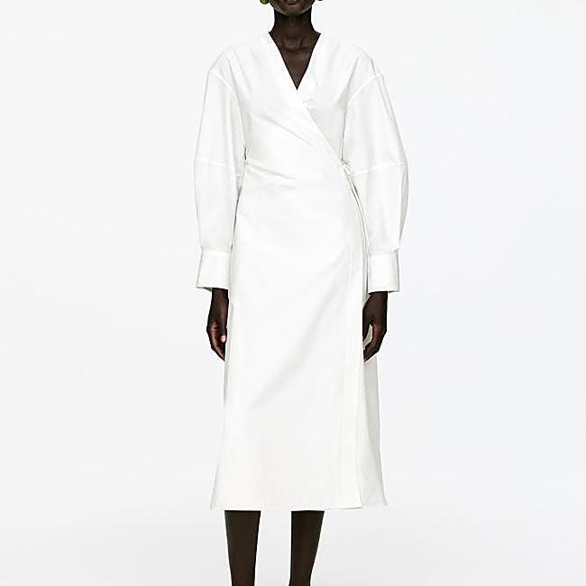 Vestido sencillo de Arket, 119 euros.