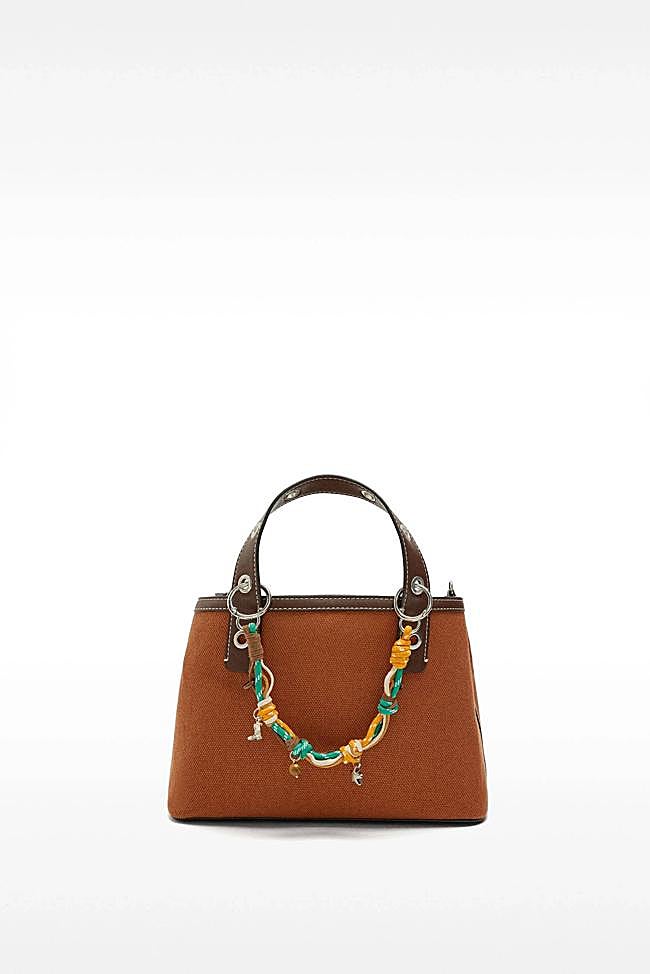 Bolso tote en tejido con colgantes (25,99€)