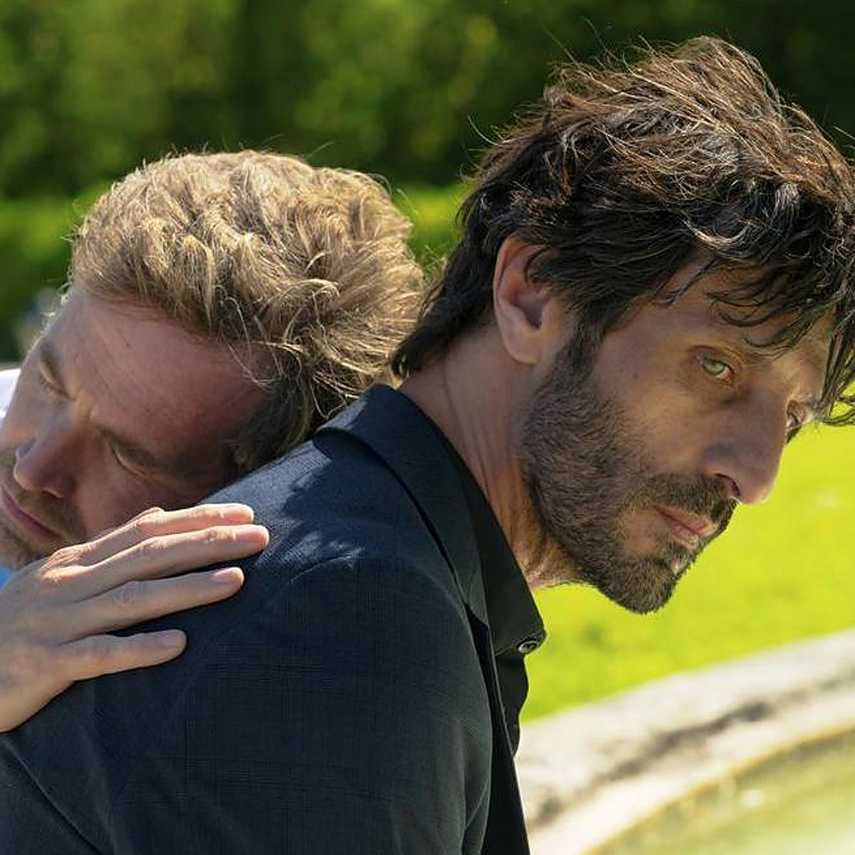 Manuel Ortigosa (David Kammenos) deberá hacer frente a la misteriosa muerte de su marido Aymeric (Alexis Loret).