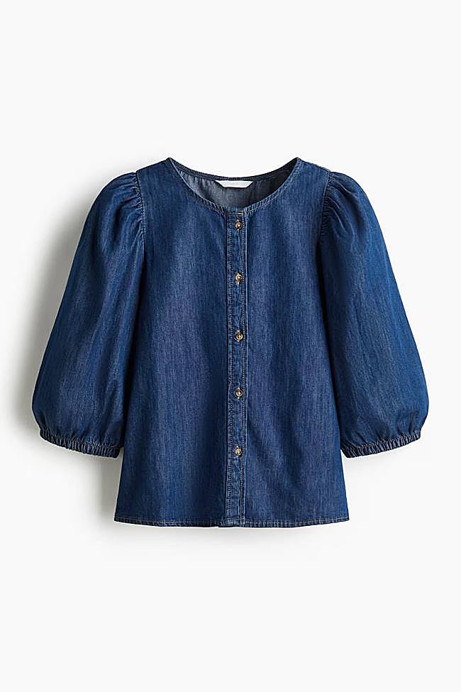 Blusa denim con mangas globo (22,99€)