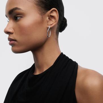 Imagen secundaria 1 - Piezas de la última colección Essentials de PDPAOLA.