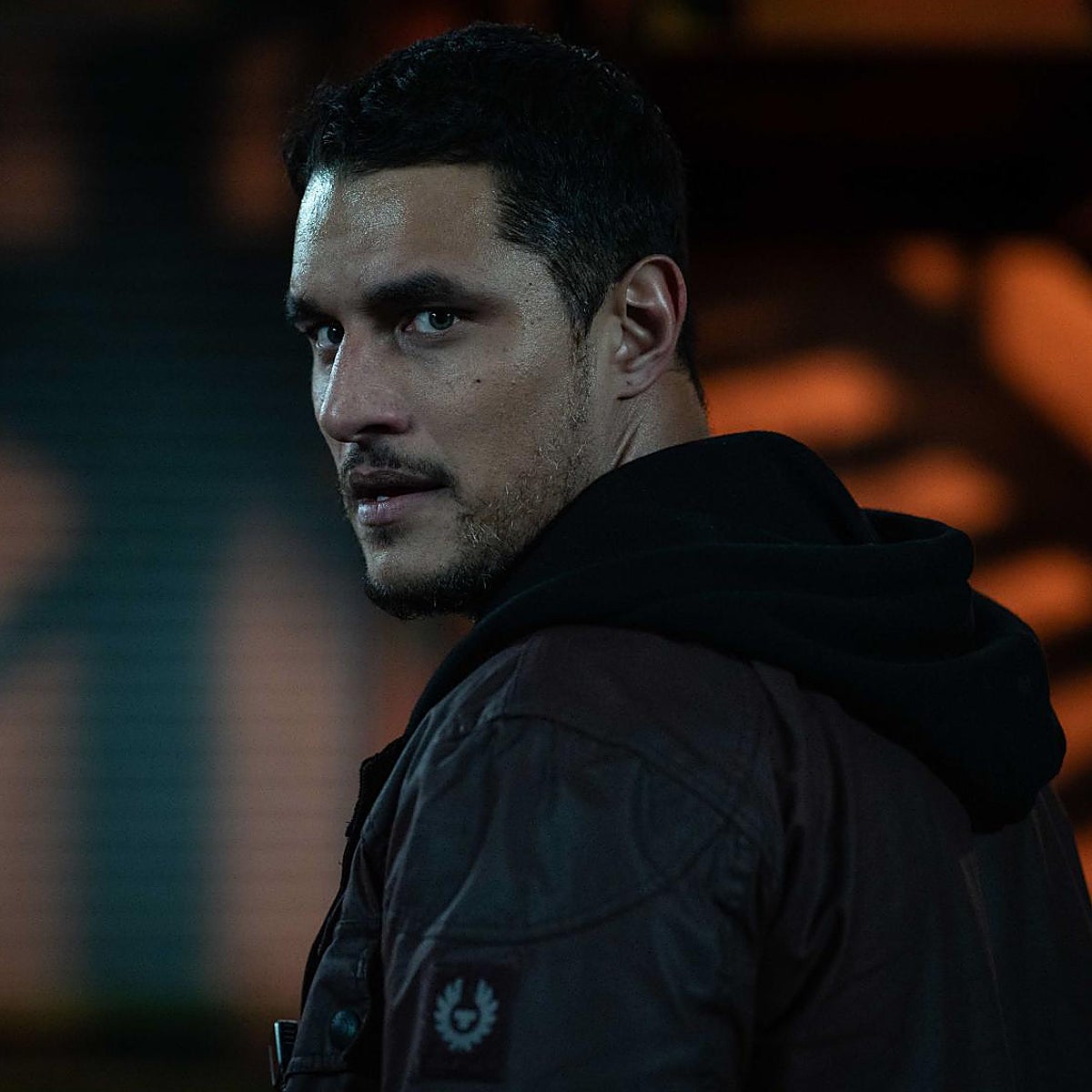 Staz Nair se pone en la piel del detective Harry Virdee en esta serie policíaca que acaba de llegar a Filmin.