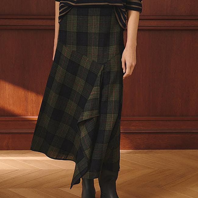 Faldas verdes de cuadros de Lloyd's, 99,99 euros.