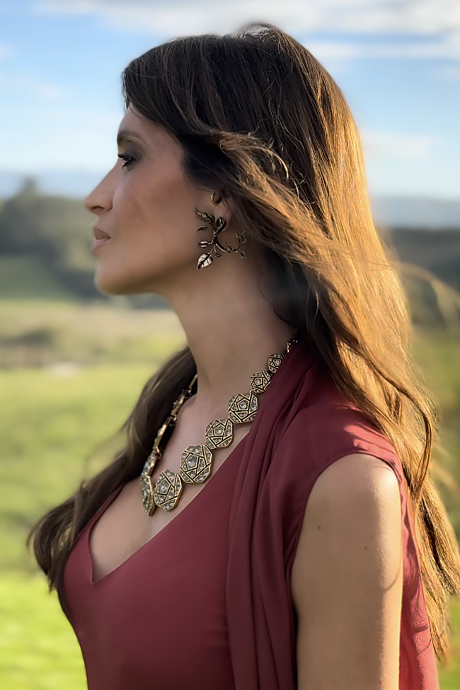 Las joyas de Sara Carbonero eran de Suma Cruz.