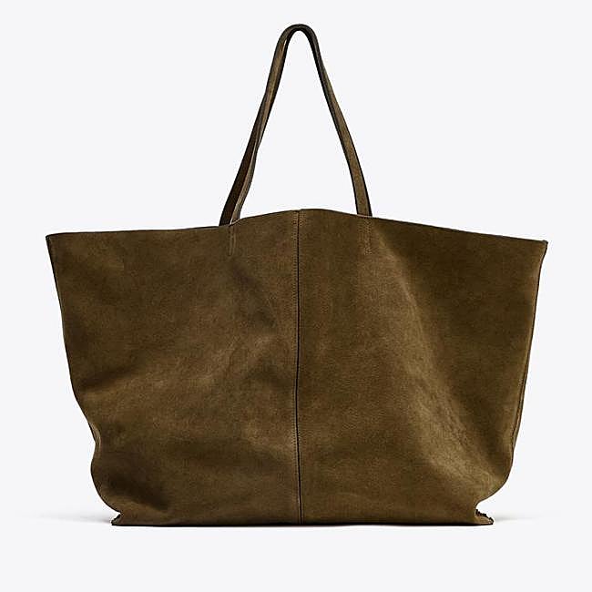 Maxi suede tote bag (119€)