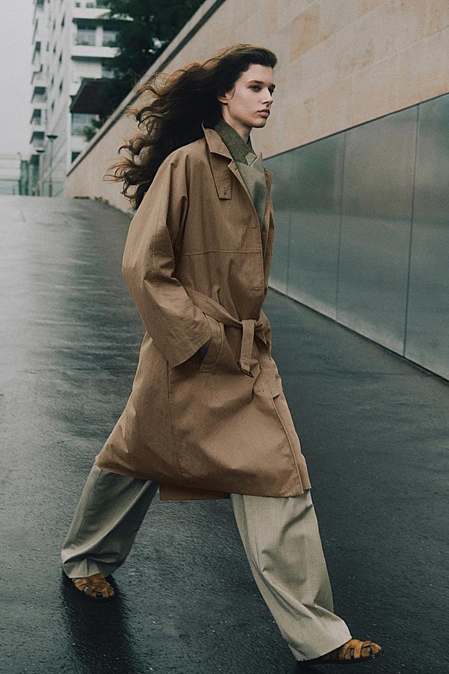 Trench largo de Massimo Dutti (169 euros)