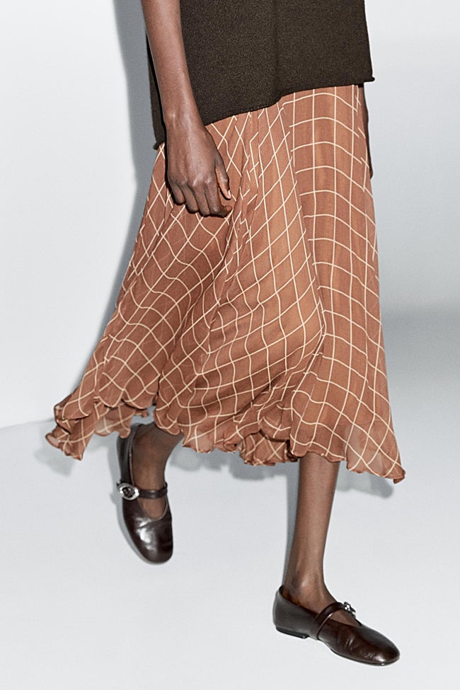 Falda con estampado de cuadros de Massimo Dutti (89,99 euros)