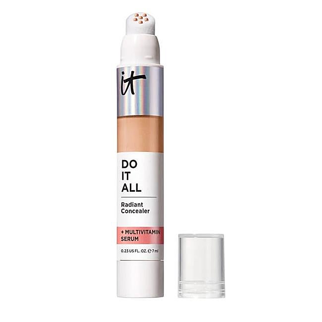 El nuevo corrector Do It All Radiance de It Cosmetics. Cuesta 36 euros.