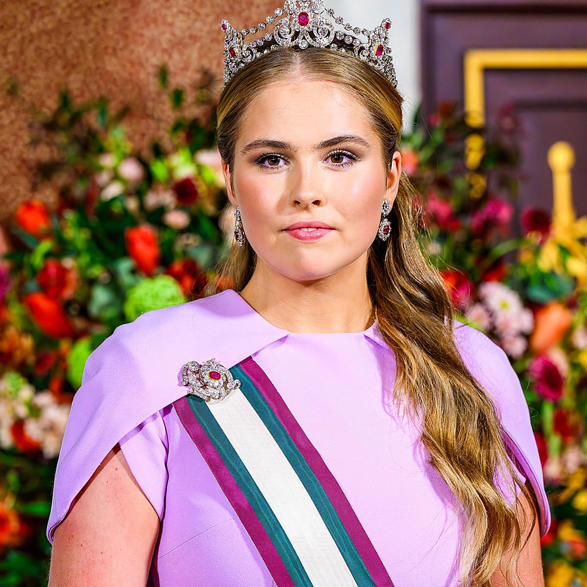 Amalia de Holanda comienza una licenciatura en Derecho en Ámsterdam.