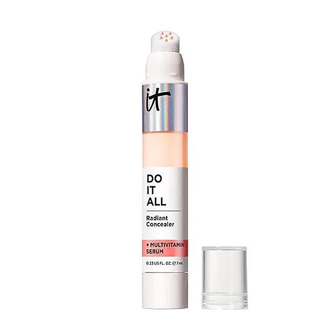 Corrector Radiante Do It All + Sérum Multivitamínico de IT Cosmetics.