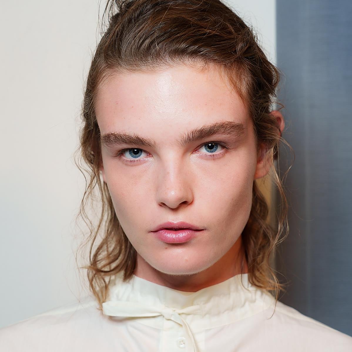 El perfume de los años 80 que sigue arrasando en Amazon: un aroma unisex que es ideal para el otoño