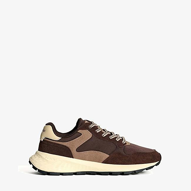 Zapatilla marrón de Hoff, 140 euros.