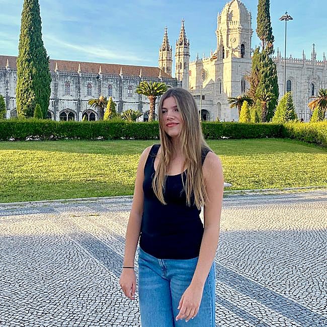 La infanta Sofía en uno de los rincones más turísticos de Lisboa.