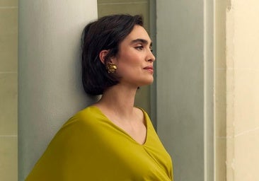 Invitadas de otoño que eligen dos piezas: qué conjuntos lucir para brillar sin complicaciones