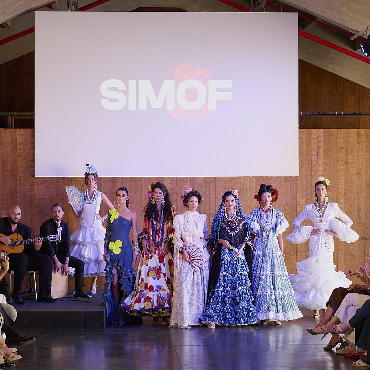 La performance de SIMOF, Semana Internacional de Moda Flamenca en Serrería Belga durante la cuarta jornada de Madrid es Moda.