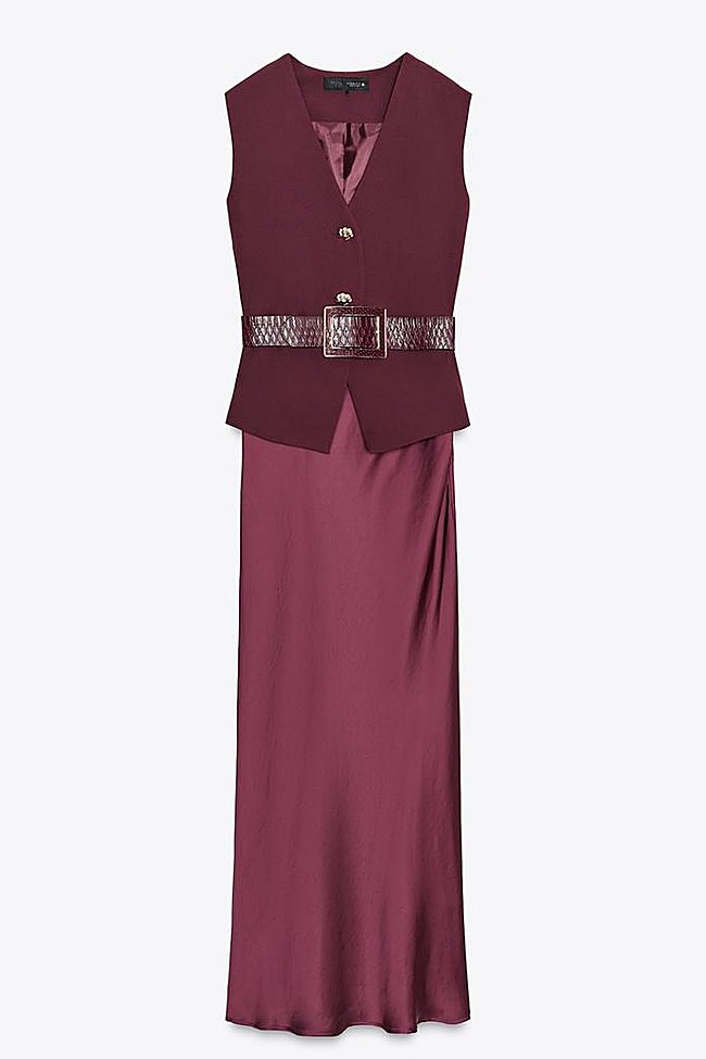 Vestido burdeos de Zara (49,99 euros)