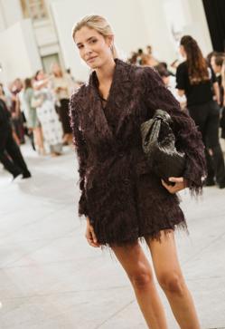 Imagen secundaria 2 - Marta Lozano, Álex Segura y Teresa Andrés en el desfile de Simorra en MBFWM.