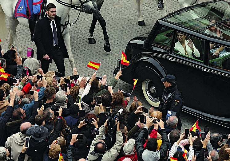Los ciudadanos de Madrid salieron a saludarla durante la Jura de la Constitución, en 2023.