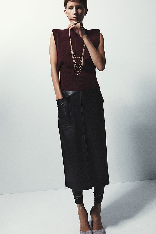 Falda negra de Sfera (39,99 euros)