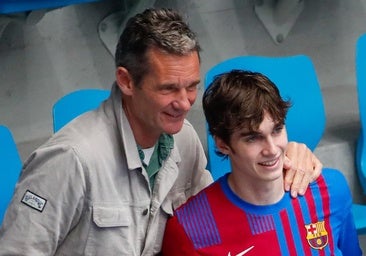 Iñaki Urdangarin y Pablo Urdagarin, durante la etapa en el Barcelona del joven jugador.