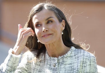 La reina Letizia repite su chaqueta de Massimo Dutti más bonita: el truco para estilizar un look de otoño