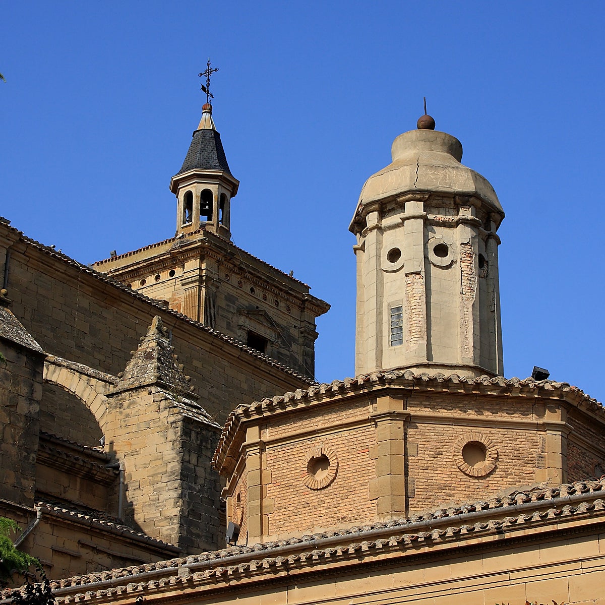 La iglesia de Santa María es una de las bellezas monumentales de esta villa navarra.