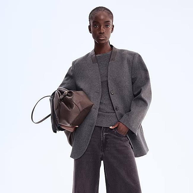 Americana sin solapas de H&M, 49,99 euros.