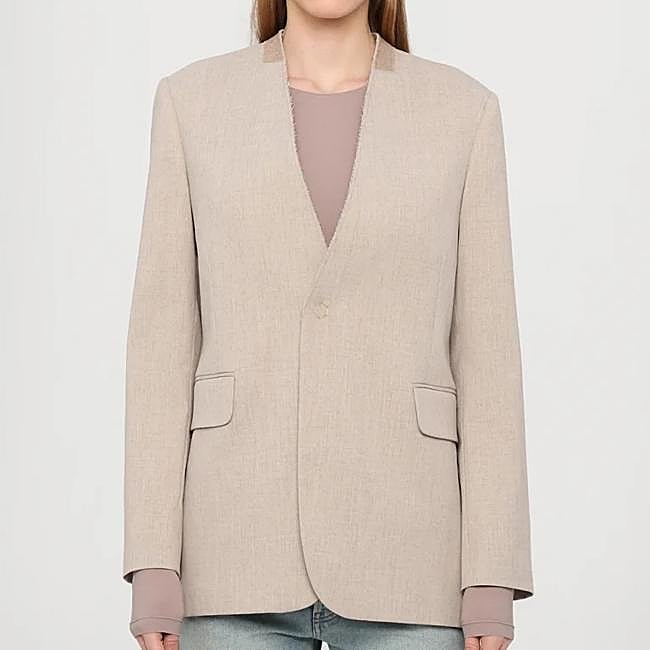 Blazer camel de MM6 Margiela, 399 euros.