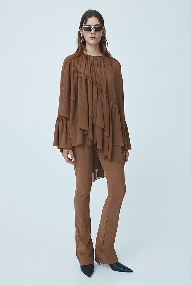 Blusa marrón de H&M (59,95 euros)