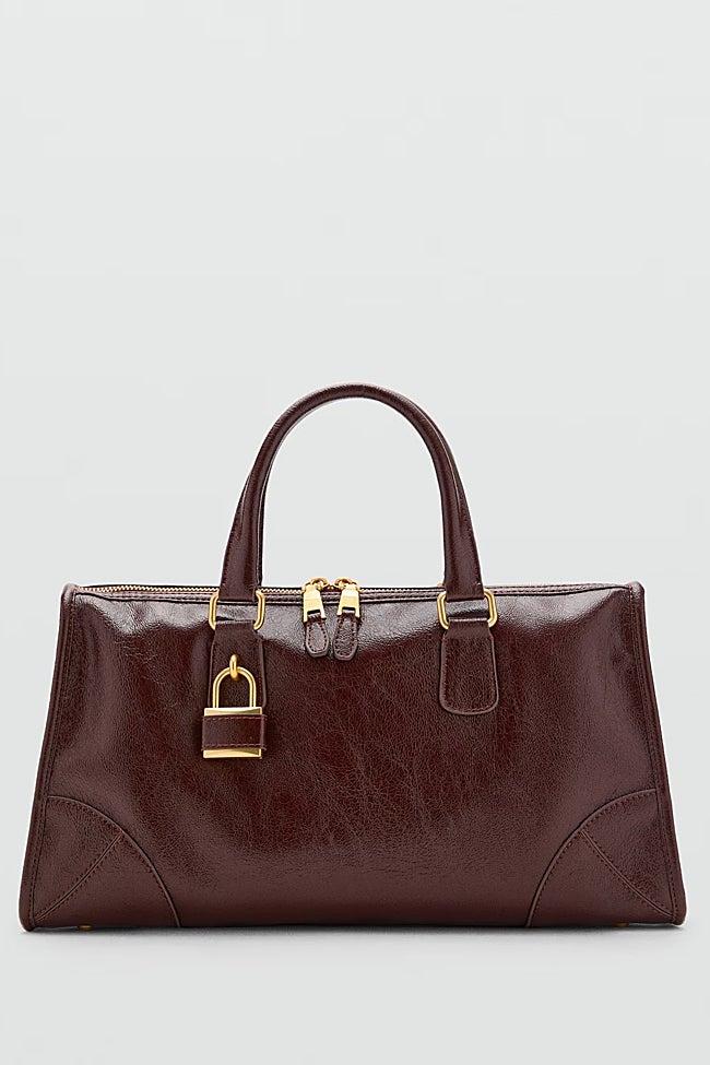 Bolso burdeos de Mango (39,99 euros)