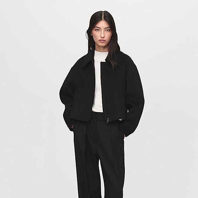 Bomber negra de Mango, 59,99 euros.