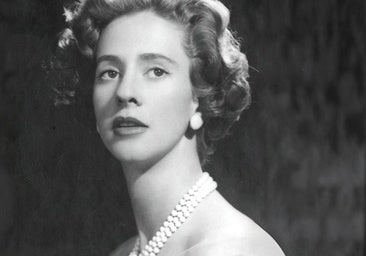 La relación de Fabiola de Bélgica con España: luna de miel en Andalucía, veranos en Zarauz y su amistad con los Borbón