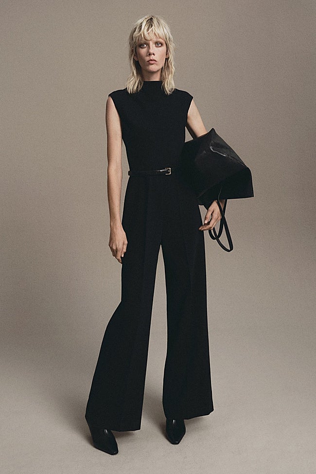 Mono negro de Mango (49,99 euros)