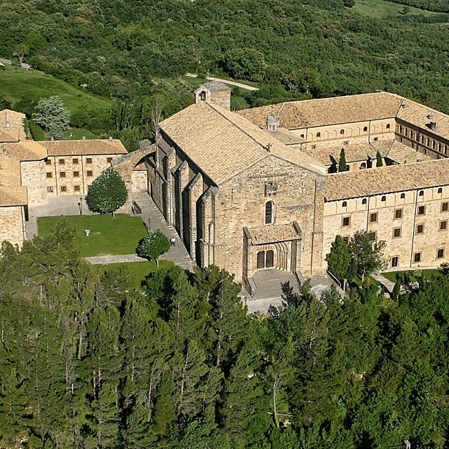 El monasterio de San Salvador de Leyre es un conjunto histórico-artístico impresionante.