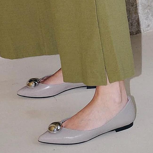 Bailarina Matilda grey de Adeba Madrid, 205 euros.