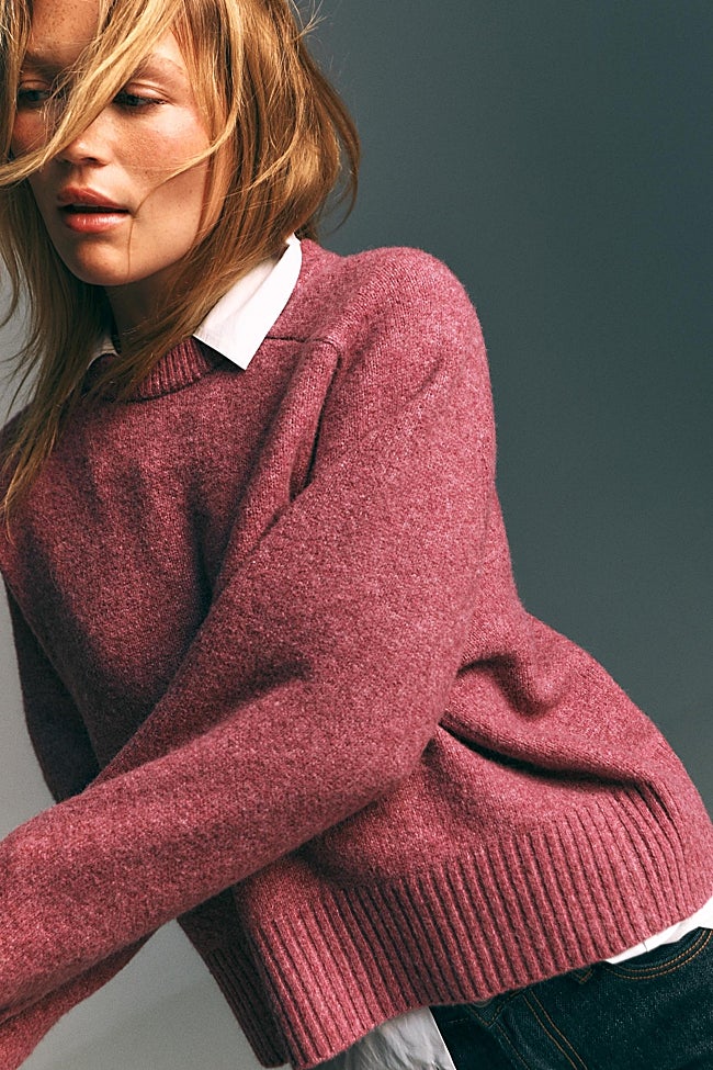 Jersey rosa de Stradivarius (25,99 euros)