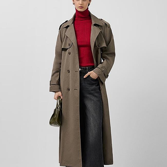 Gabardina marrón de Roberto Verino, 295 euros.