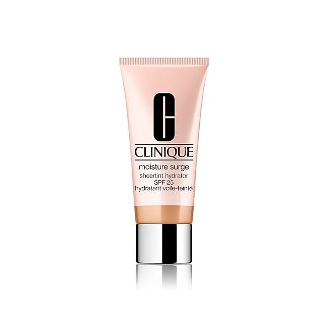 BB Cream Moisture Surge™ Hidratante Transparente SPF 25 de Amplio Espectro de Clinique (40 euros).