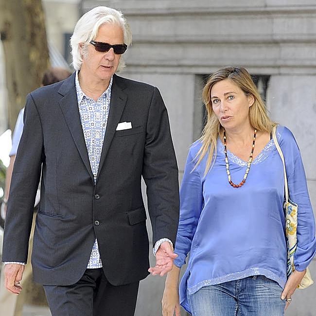 El aristtócrata y su mujer no acudirán a la boda de Cayetano Martínez de Irujo.