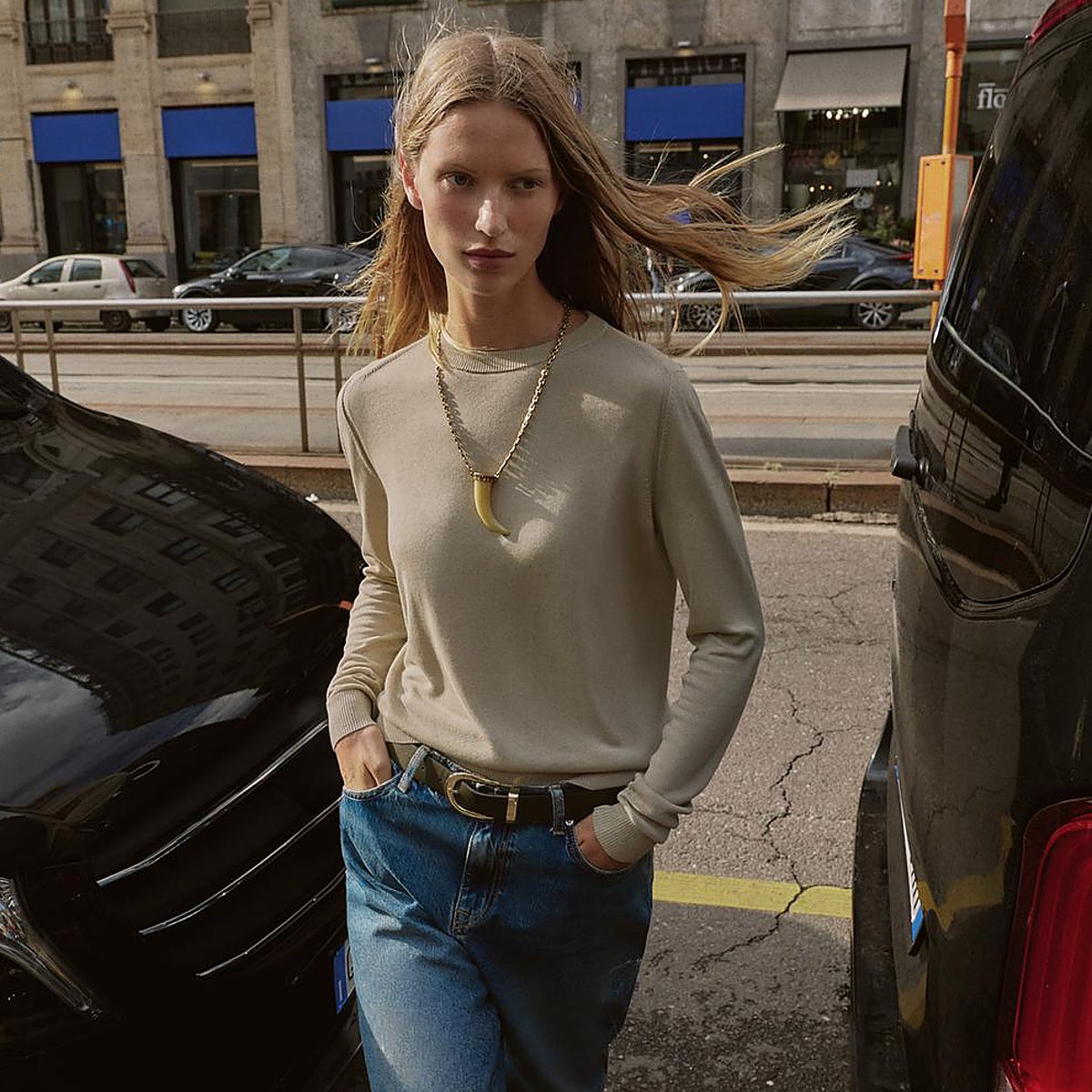 Vestidos de colores otoñales, zapatos planos, bolsos de serraje en color marrón y muchas otras muchas compras recién llegadas a tienda.