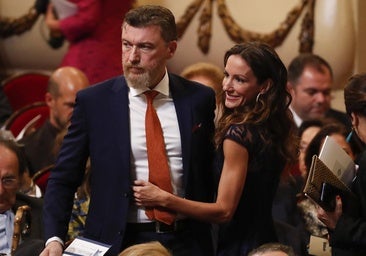 Gavin Bonnar y Telma Ortiz, en el Teatro Campoamor durante los Premios Princesa de Asturias.