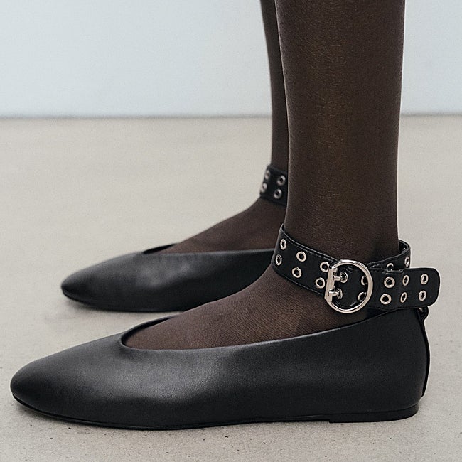 Zapatos negros de Mango (39,99 euros)