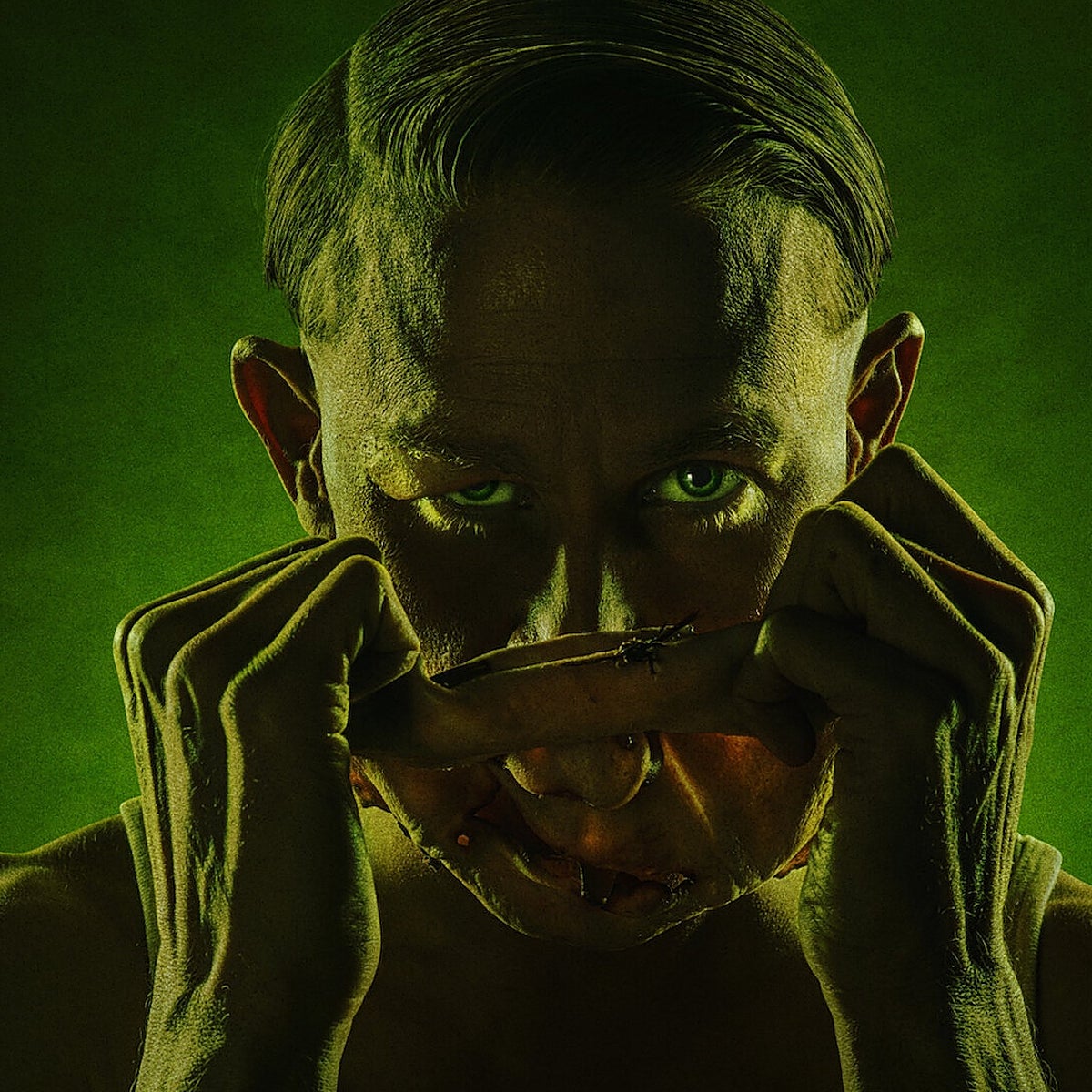 Charlie Hunnam se pone en la piel del asesino serie Ed Gein en la nueva miniserie de Ryan Myurphy.