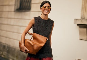 Mujer con jersey de manga corta