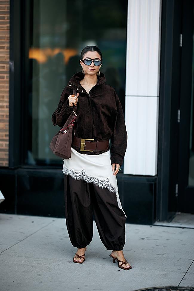 Cómo llevar el vestido lencero en otoño