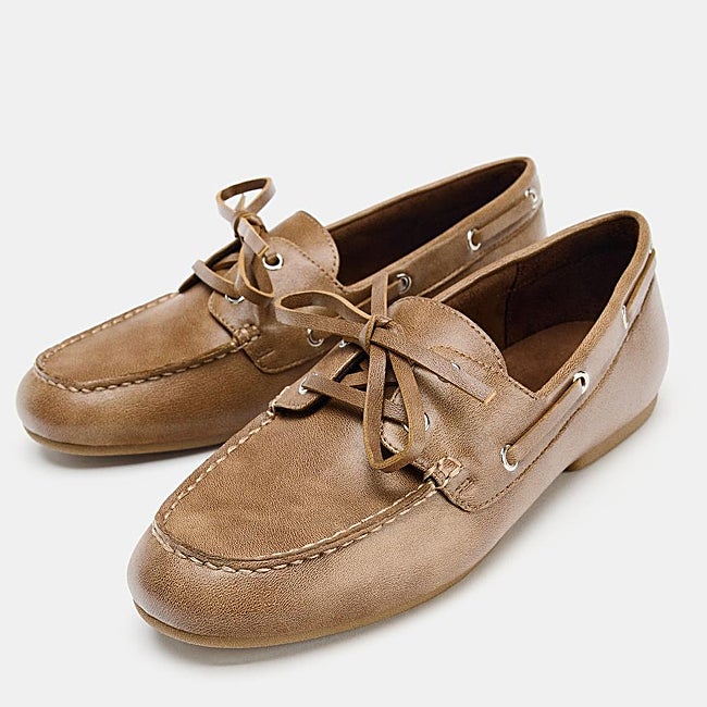 Zapatos con cordones de Zara (35,99 euros)