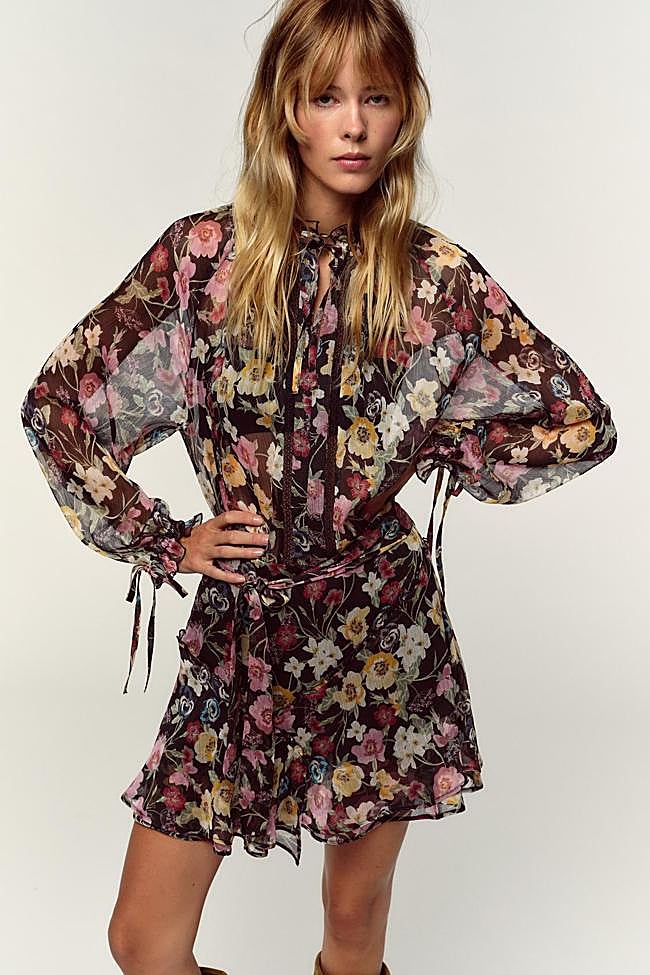 Vestido mini estampado floral (35,95€)
