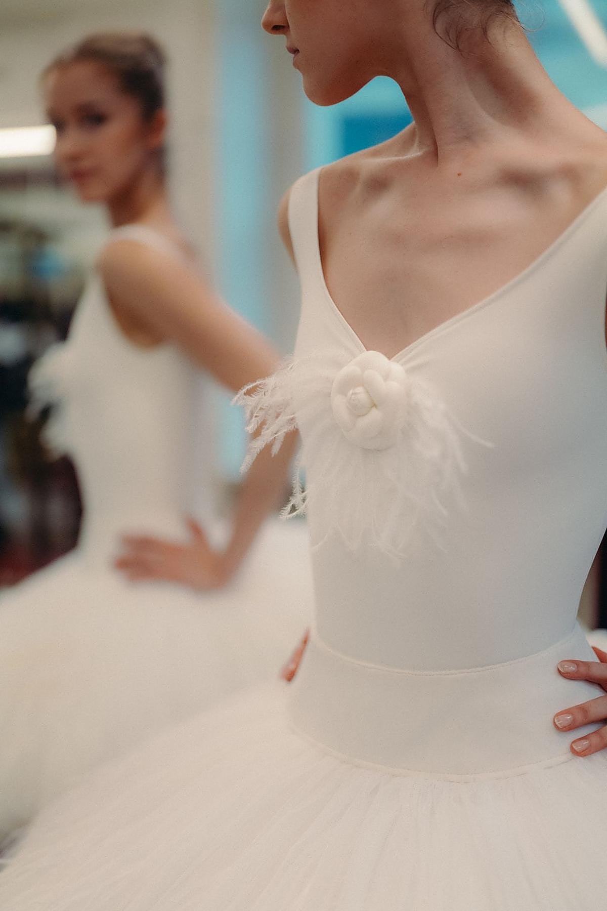 La camelia blanca de Chanel en uno de los trajes de las bailarinas de la Ópera de París.