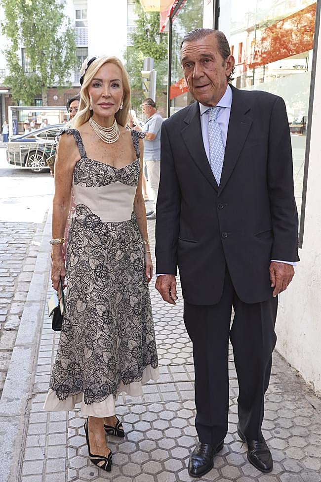 Looks invitadas boda Cayetano Martínez de Irujo y Bárbara Mirjan